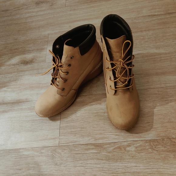 NEW Women's Timberland AMSTON Wedge 6- Inch Boots - Picture 8 of 12